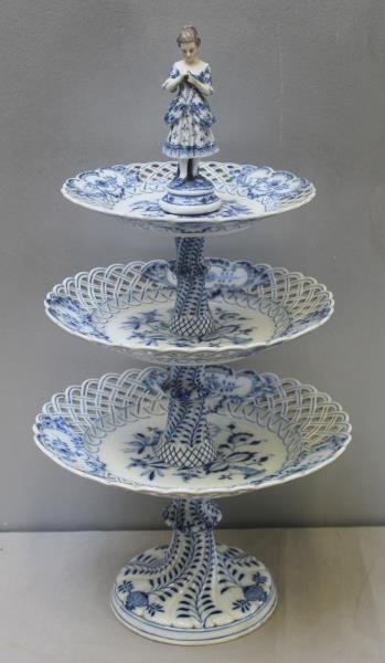 Meissen Sweetmeat Dish. (1 of 6)