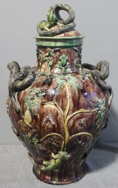 Outstanding Manuel Mafra Palissy Urn. (1 of 10)