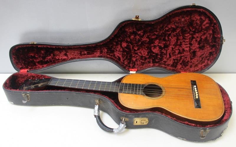 Antique Guitar, Possibly Martin & Co? (1 of 10)