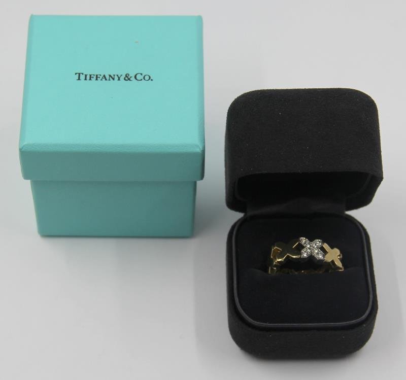JEWELRY. Tiffany & Co. 18kt Gold Ring with Diamond (1 of 8)