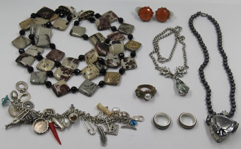 JEWELRY. Contemporary Designer Jewelry Grouping. (1 of 10)