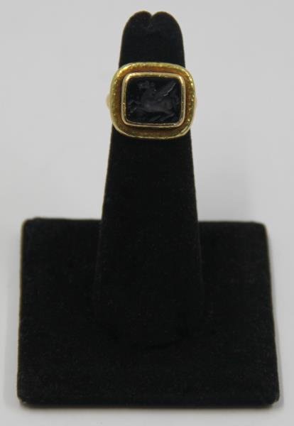 JEWELRY. Elizabeth Locke 18kt Gold Intaglio Ring. (1 of 8)