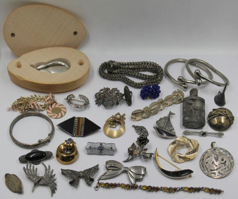 JEWELRY. Silver and Costume Jewelry Grouping. (1 of 10)