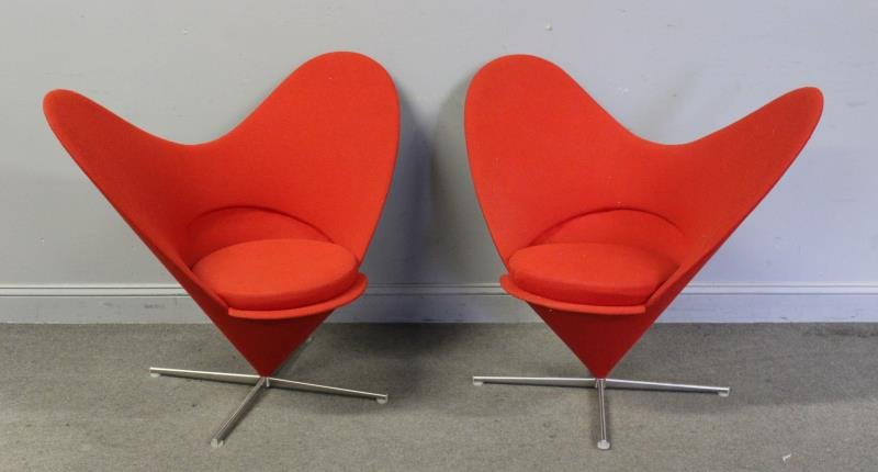 Midcentury Pair of Verner Panton Heart Chairs. (1 of 5)