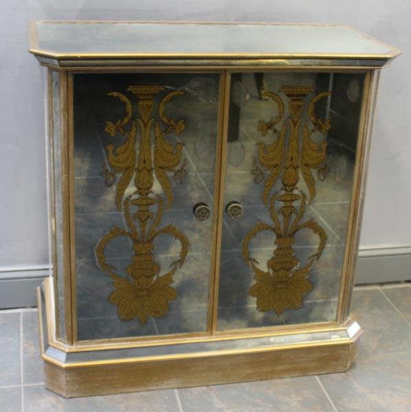 Venetian Style Mirrored Lift Top Bar. (1 of 7)