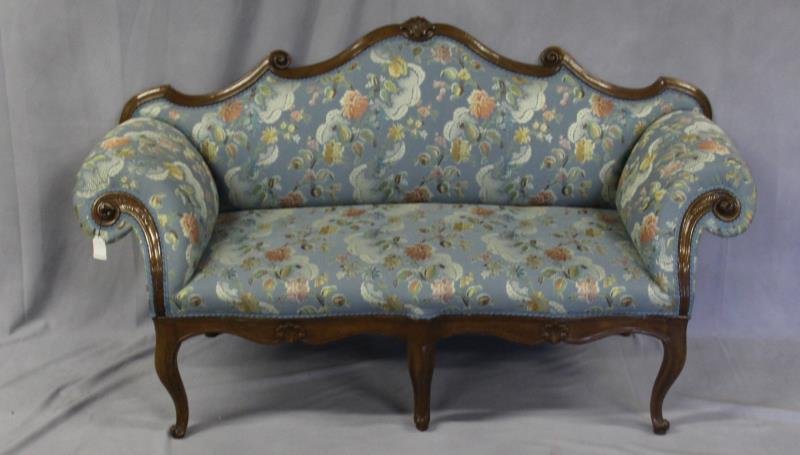 18th Century Italian Rococo Carved Walnut Settee. (1 of 7)