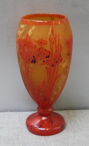 Le Verre Francais Cameo Glass Vase. (1 of 6)