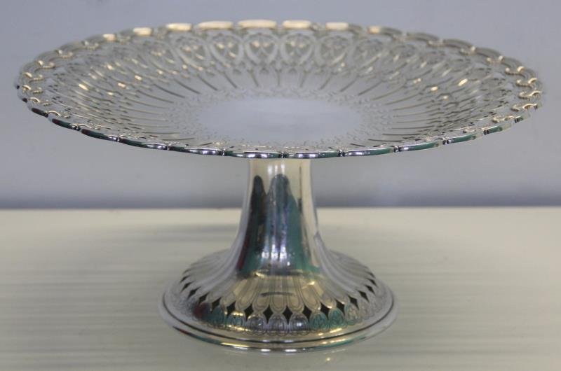 STERLING. Tiffany & Co. Cake Plate. (1 of 5)