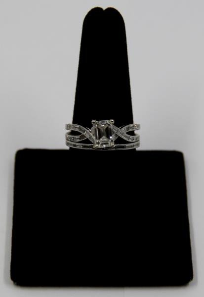 JEWELRY. Tiffany & Co Diamond and Platinum Ring. (1 of 8)
