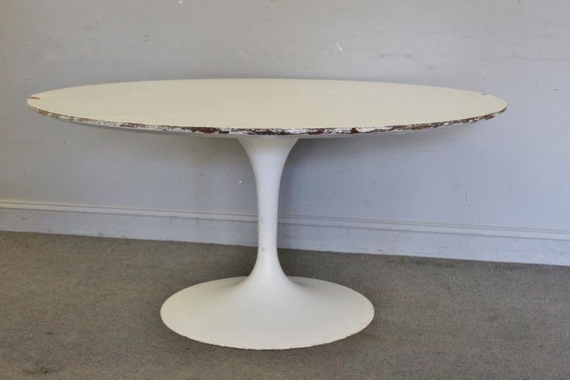 Midcentury Saarinen for Knoll Tulip Dining Table. (1 of 5)