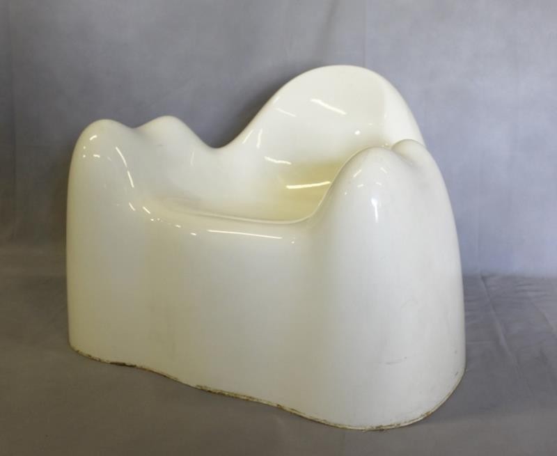 Midcentury Wendell Castle Molar Chair. (1 of 4)