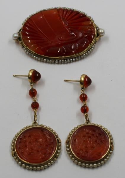 JEWELRY. Vintage Carnelian Jewelry Grouping.: Includes a Carnelian, pearl and 14kt gold brooch, with a pair of Carnelian, pearl and 14kt gold ear pendants. Total approx. weight is 15.1 dwt. From an extensive Brooklyn, NY collection. Dimensions: 2