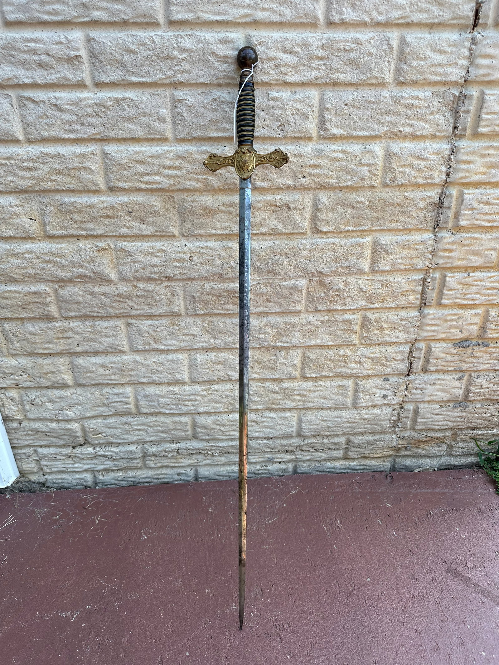 KNIGHTS OF THE GLOBE SWORD: AS SHOWN IF YOU HAVE ANY QUESTIONS PLEASE ASK