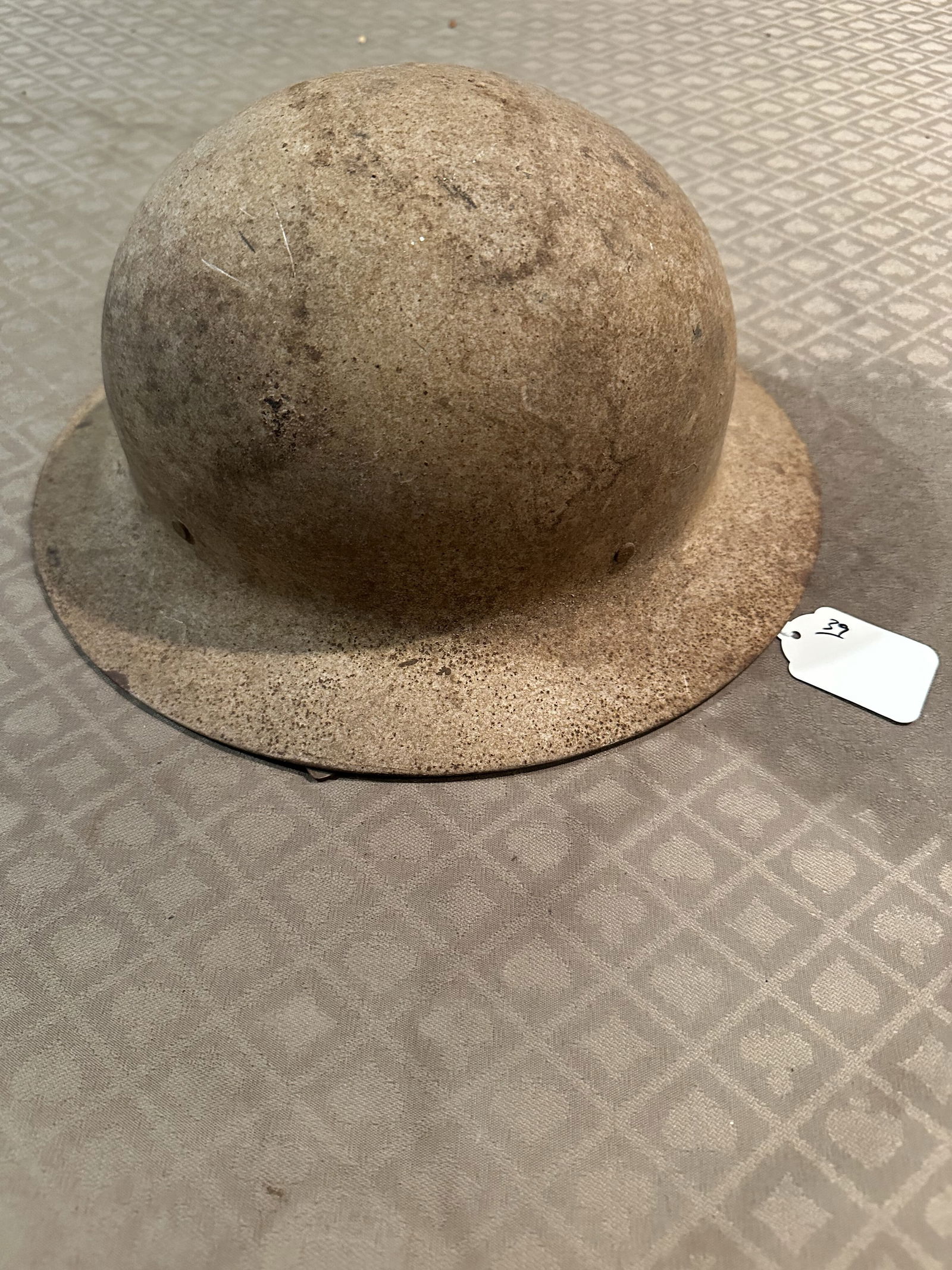 US CIVIL DEFENSE HELMET (1 of 2)