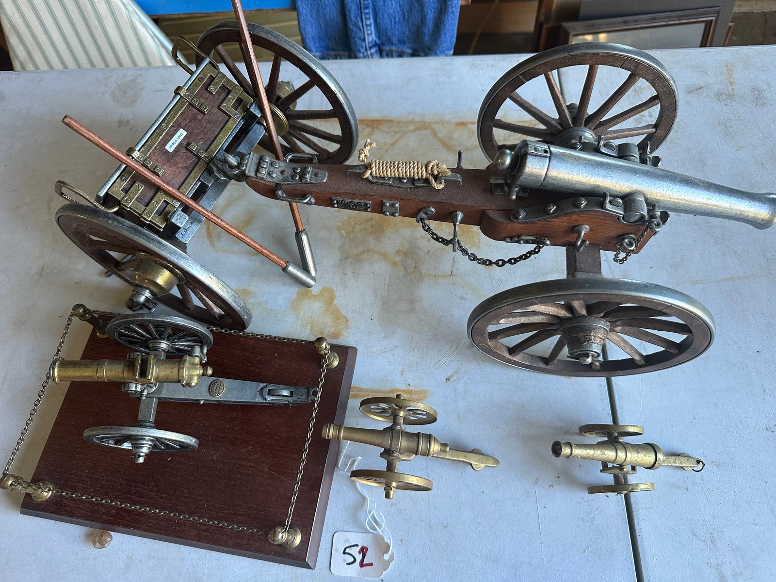 LOT OF CANNONS: 20" FOR LARGE ONE