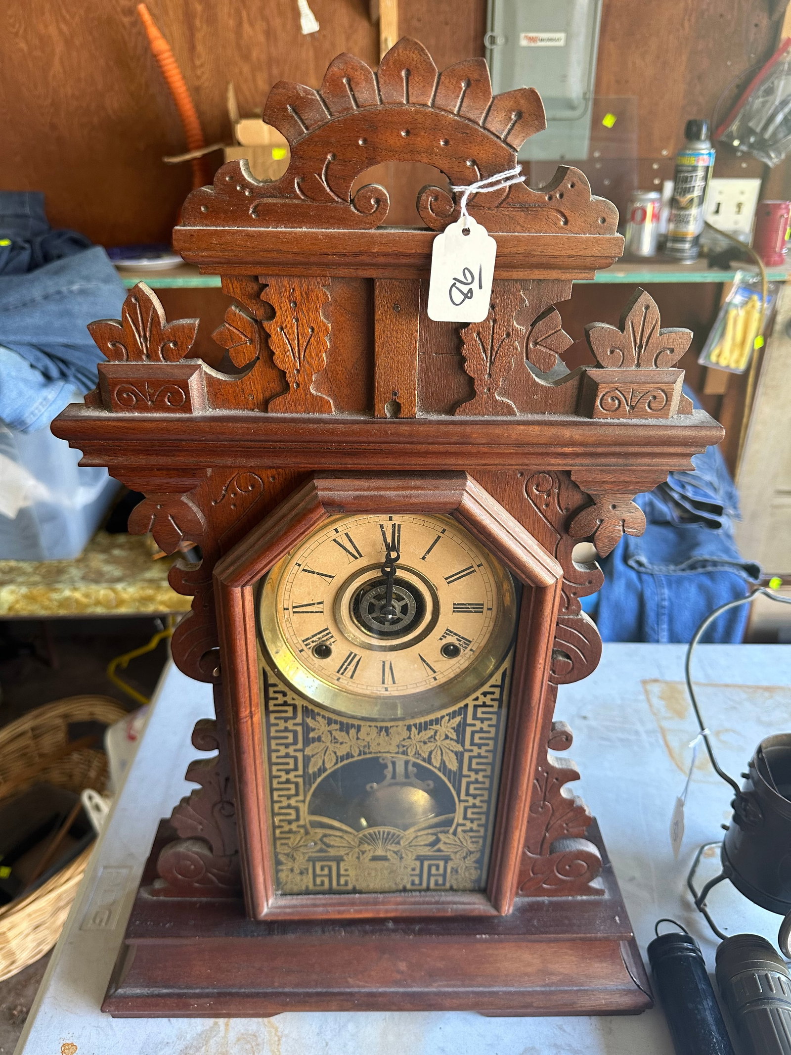 WORKING MANTEL CLOCK: AS SHOWN IF YOU HAVE ANY QUESTIONS PLEASE ASK