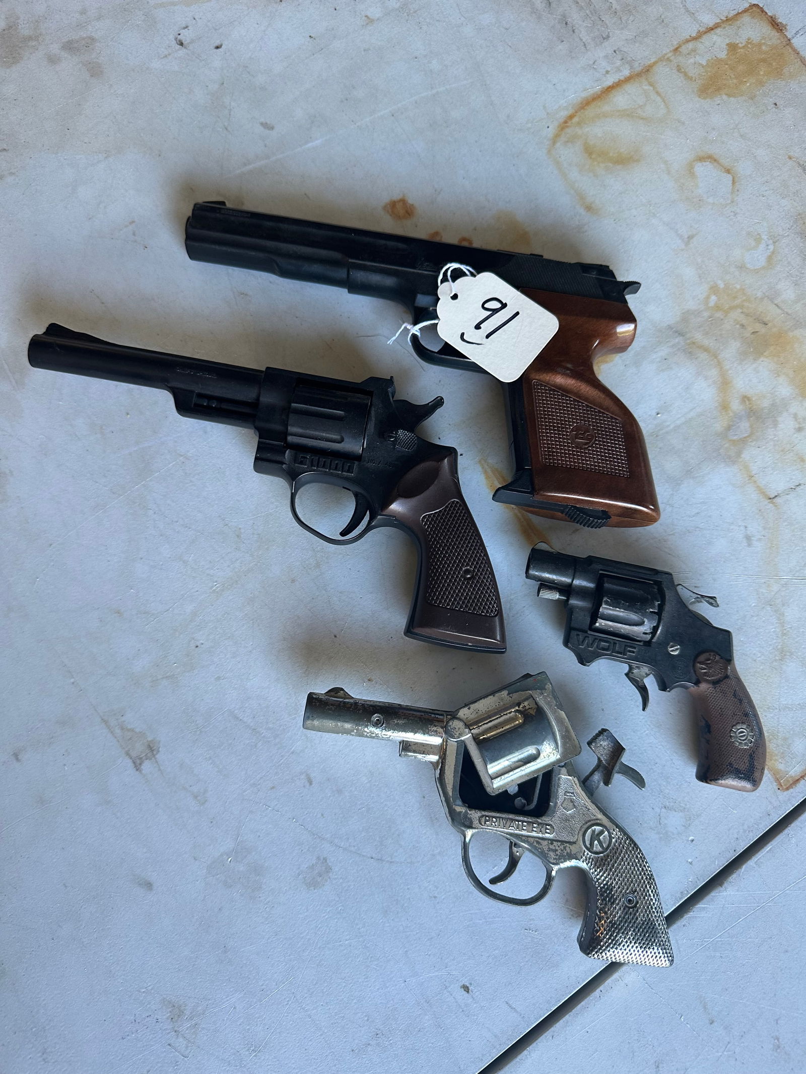 LOT OF CAP GUNS (1 of 2)