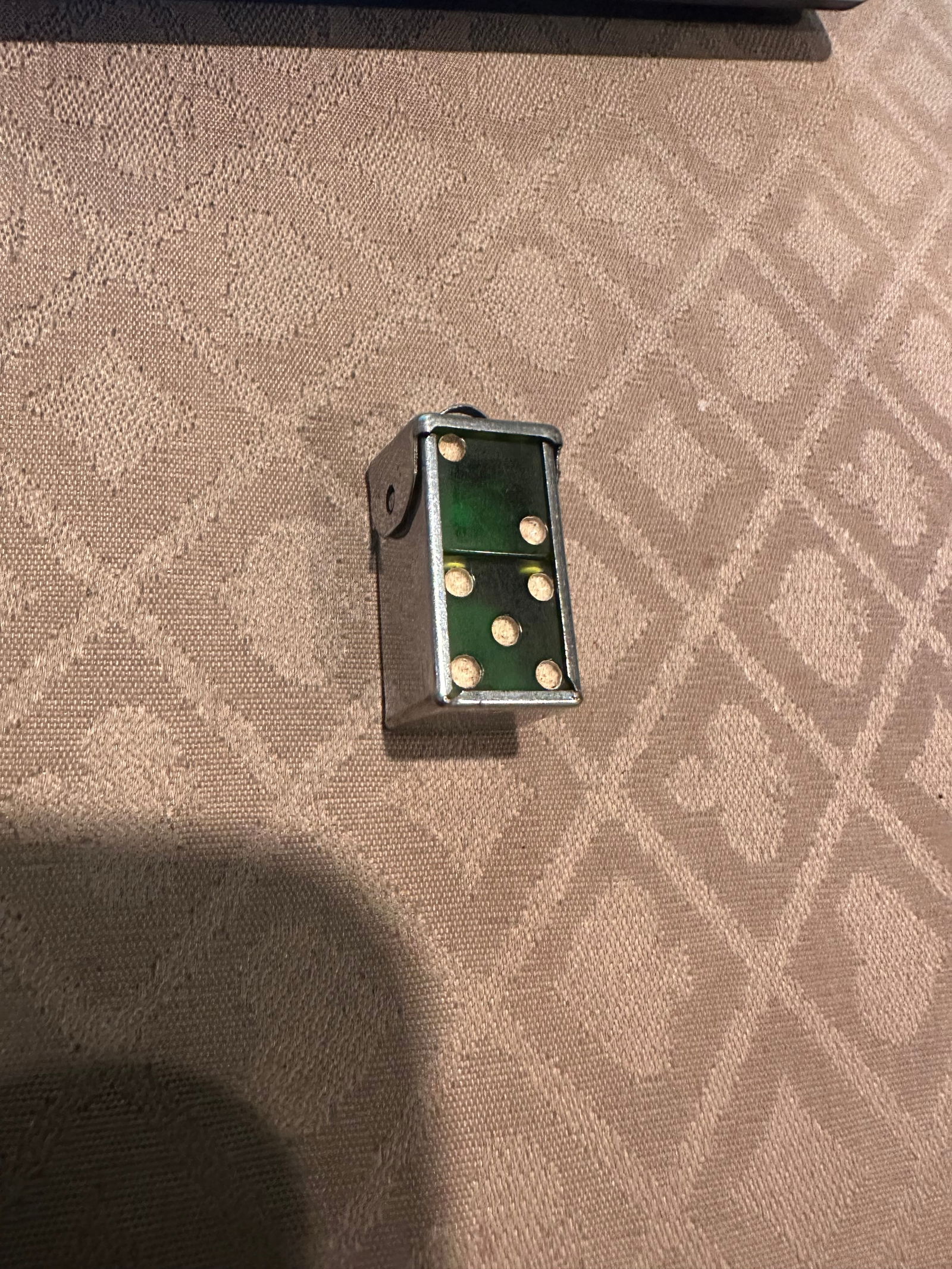 VINTAGE LUCITE GREEN DICE IN KEYCHAIN HOLDER: AS SHOWN IF YOU HAVE ANY QUESTIONS PLEASE ASK