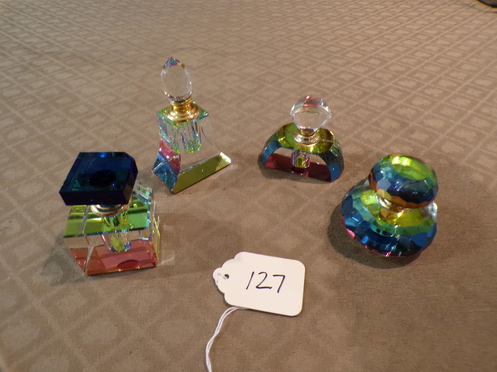 LOT OF 4 BEAUTIFUL CRYSTAL PERFUME BOTTLES (1 of 3)