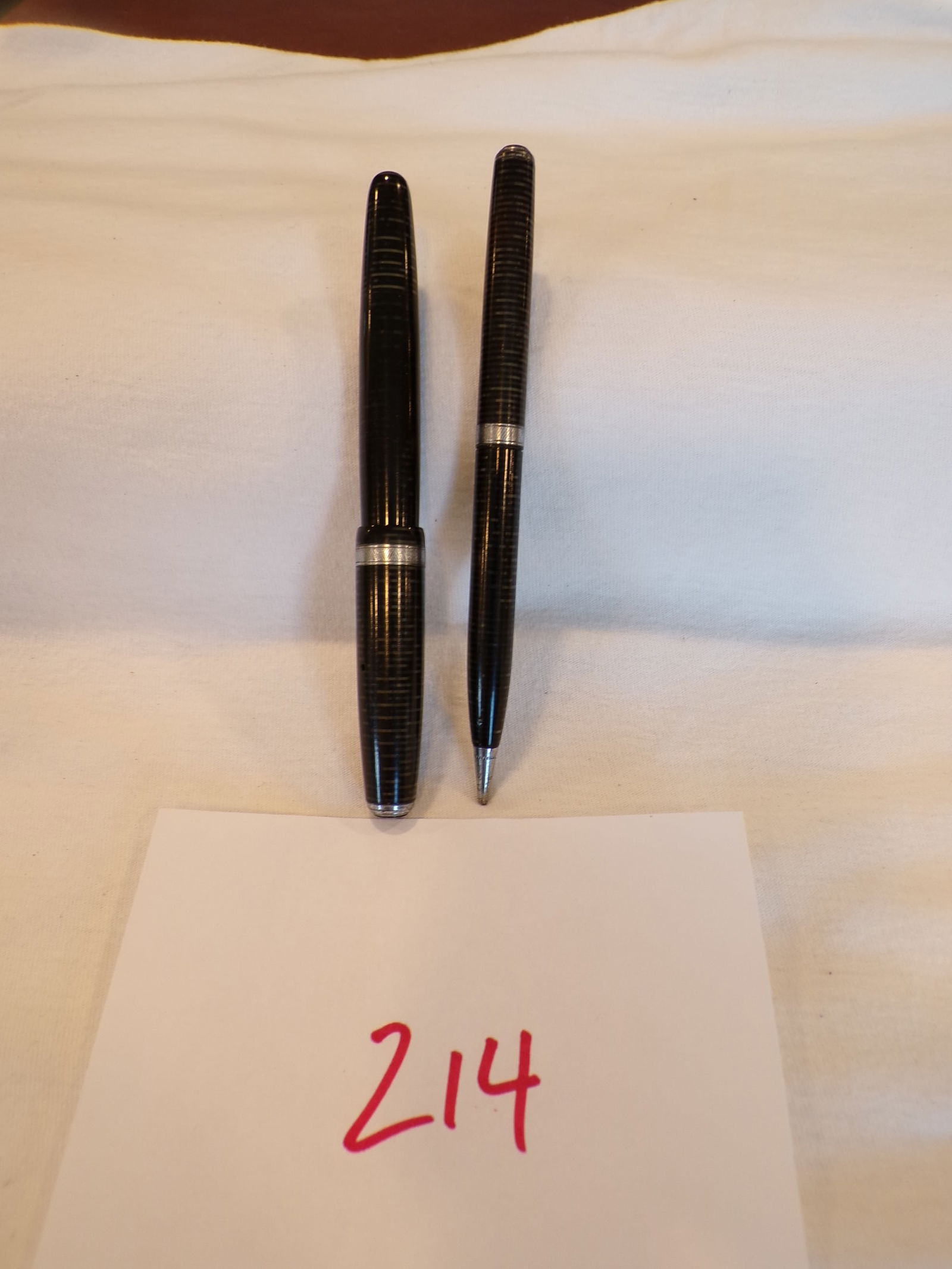 PARKER VACUMATIC PEN & PENCIL SET (1 of 3)