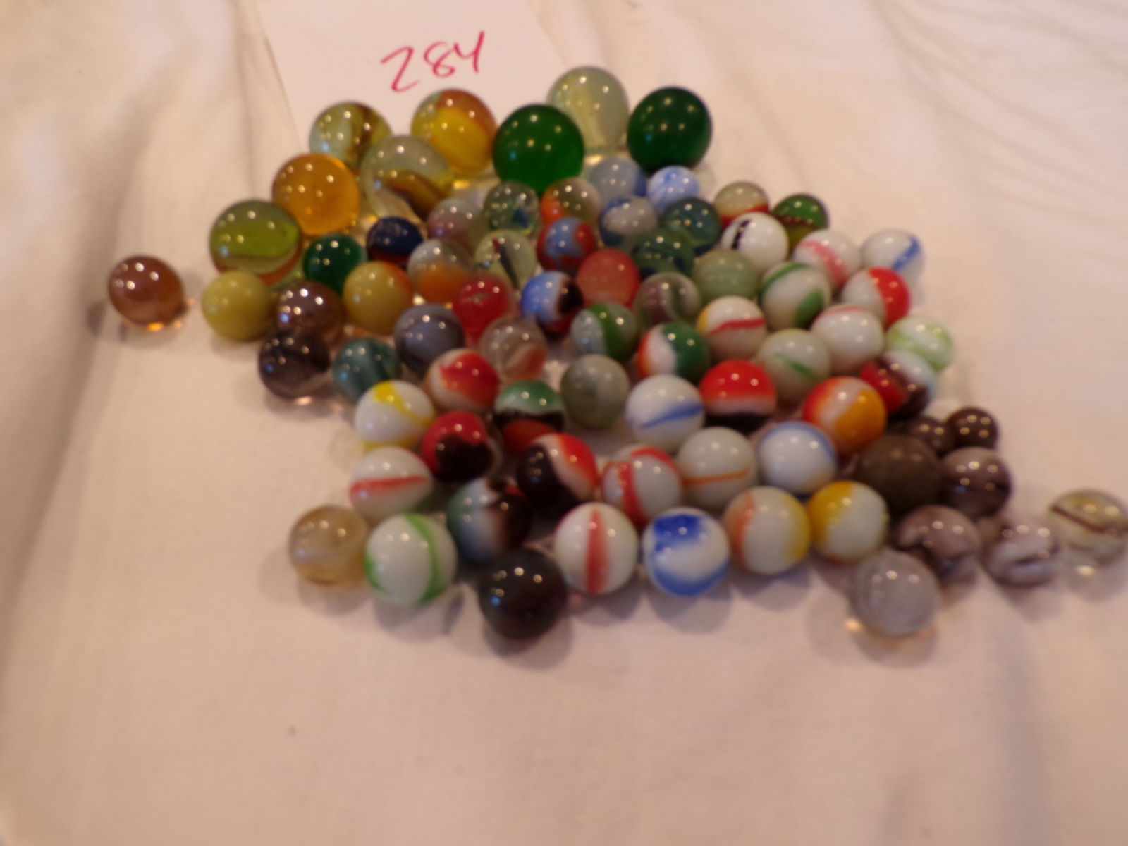 MARBLE LOT: AS SHOWN IN PICTURES