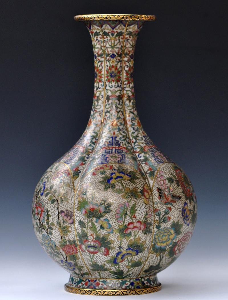 Chinese Qing Dynasty Enamel Vase (1 of 7)