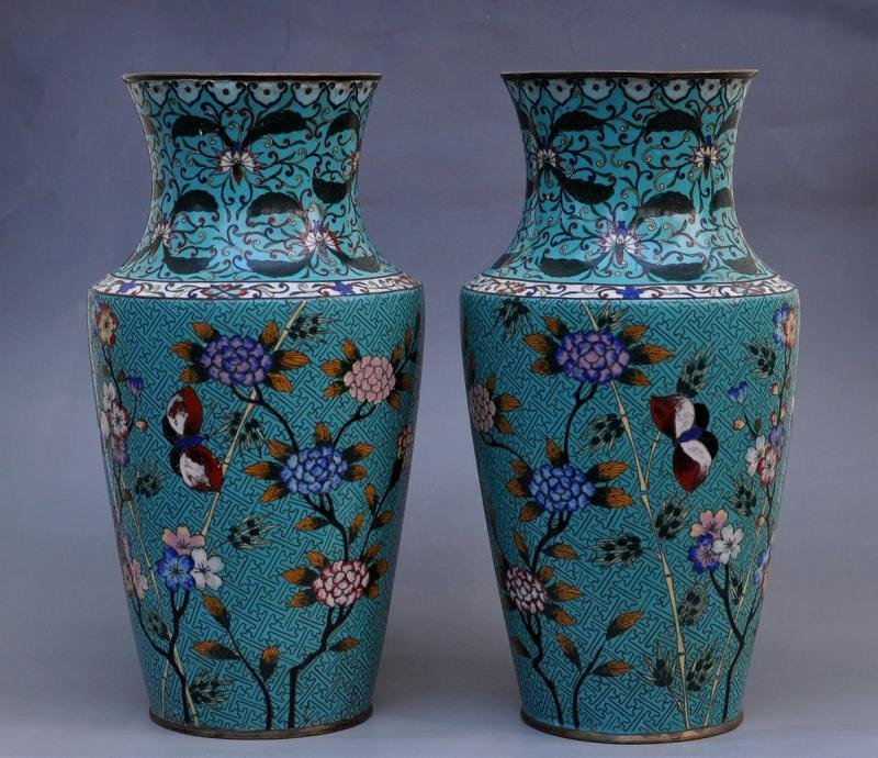 Chinese Qing Dynasty Enamel Vase (1 of 6)