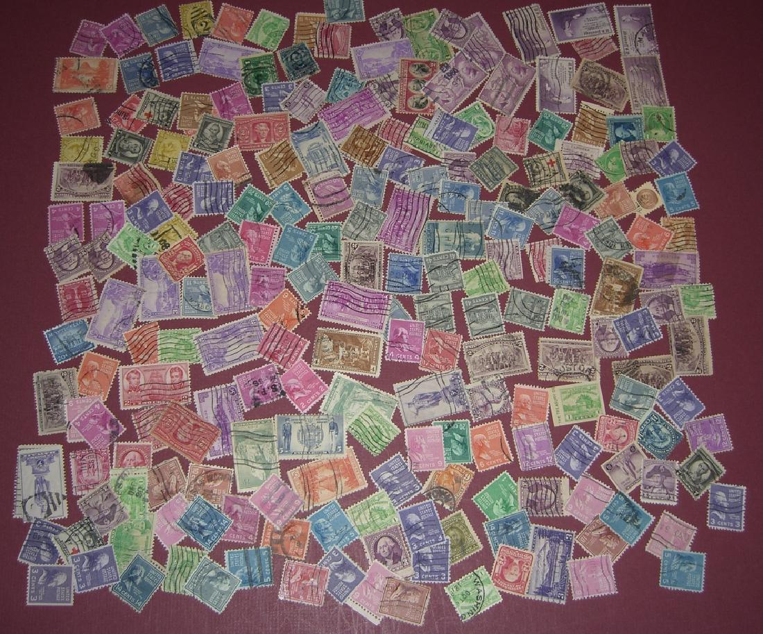 US 200 piece mixed stamps lot (1 of 8)
