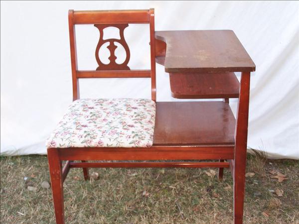 1940 s Gossip Bench