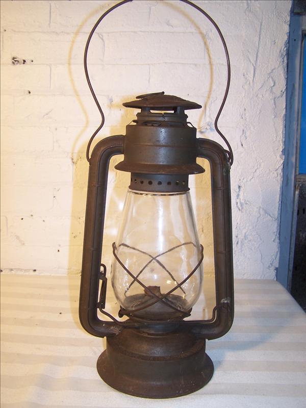 Dietz mill lantern, 14 1/2 h x 8 1/2 w: Dietz mill lantern, 14 1/2 h x 8 1/2 w