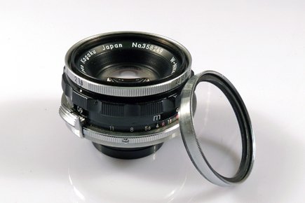 35mm Nikkor f1,8 Nr. 358249.
