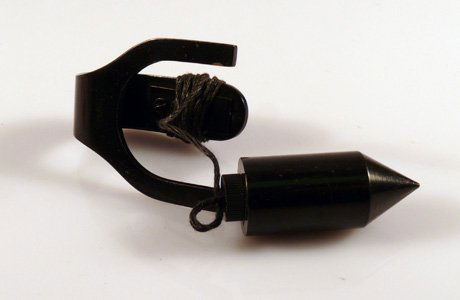 Plumb-Bob FLOTH with cord (1 of 2)