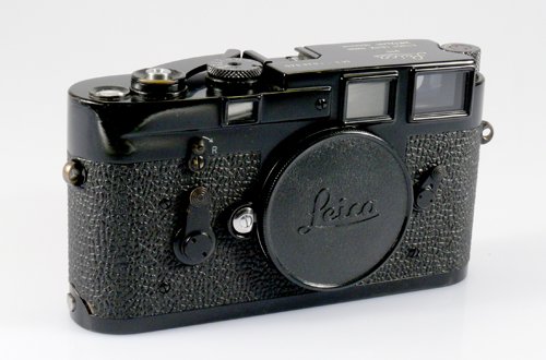 Leica M3 Black Single-Stroke Nr. 1038945. One of
