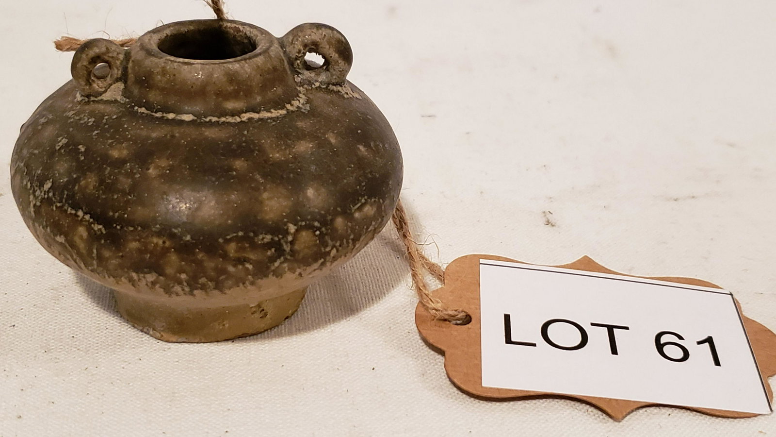 Antique/Vintage Thai Sawankhalok Ceramic  Lidded  Bowl (1 of 3)