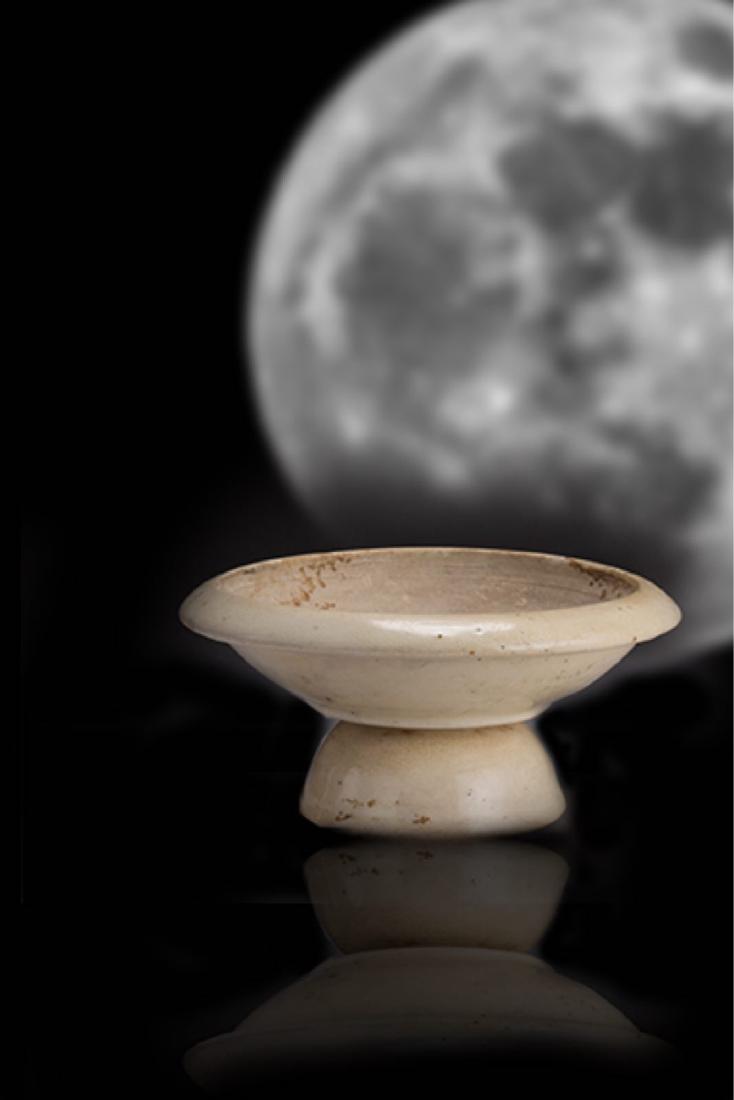 A GONGXIAN WHITE-GLAZED CUPSTAND TANG DYNASTY(618-907) (1 of 6)