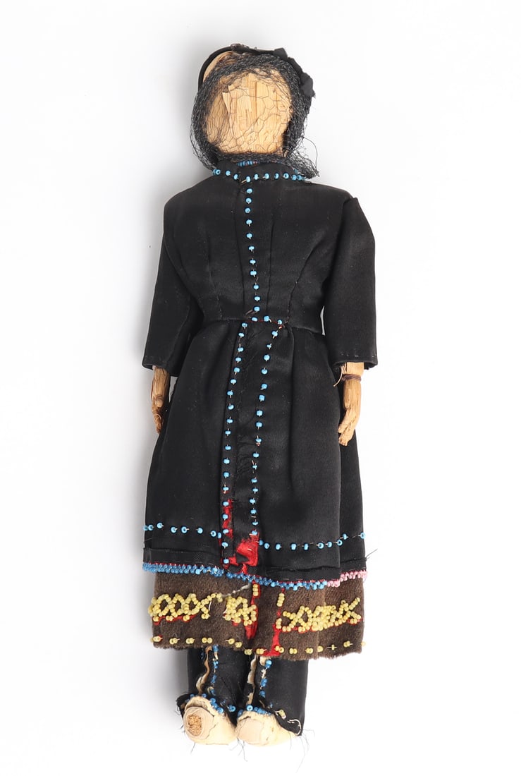Native American Seneca Peoples Female Doll (1 of 4)