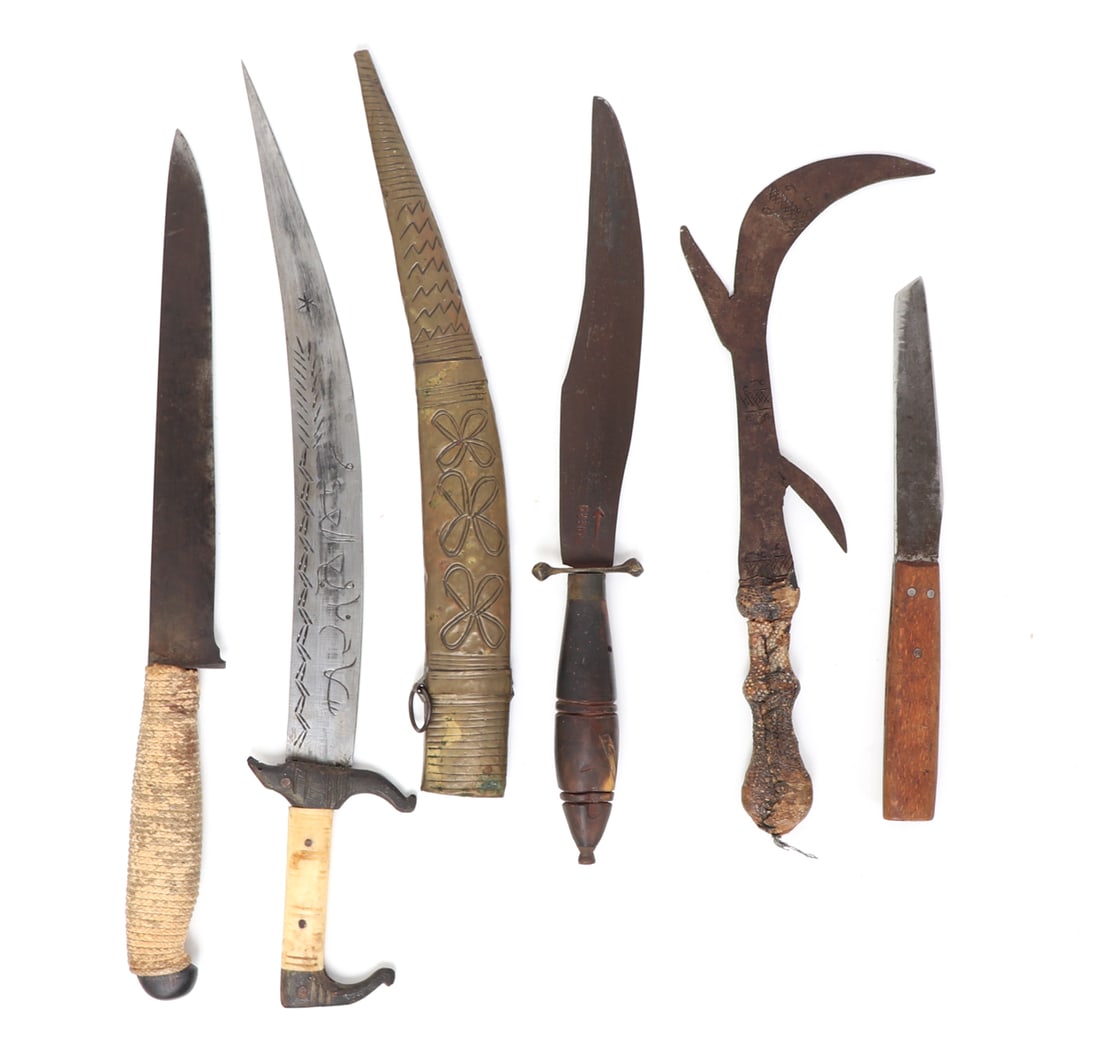 Group of 5 Daggers & Knives (1 of 14)
