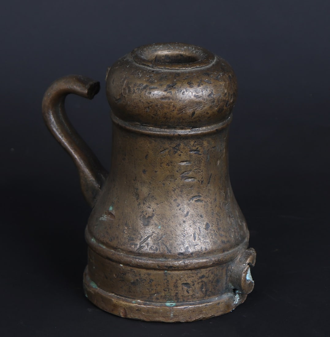 Destructed Spanish "Thunder Mug" Mortar Cannon, circa 1700's: Unusual bronze destructed cannon mortar or "Thunder Mug" used for signal fire in naval fleets or light cannon in siege warfare. The touch hole widened from a blast or use with handle broken and separa