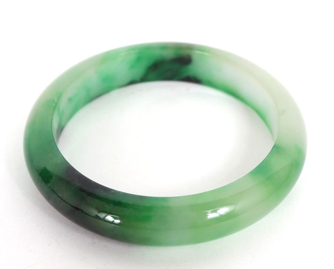 Lovely Chinese Jadeite Spinach & Forest Green Bangle (1 of 5)