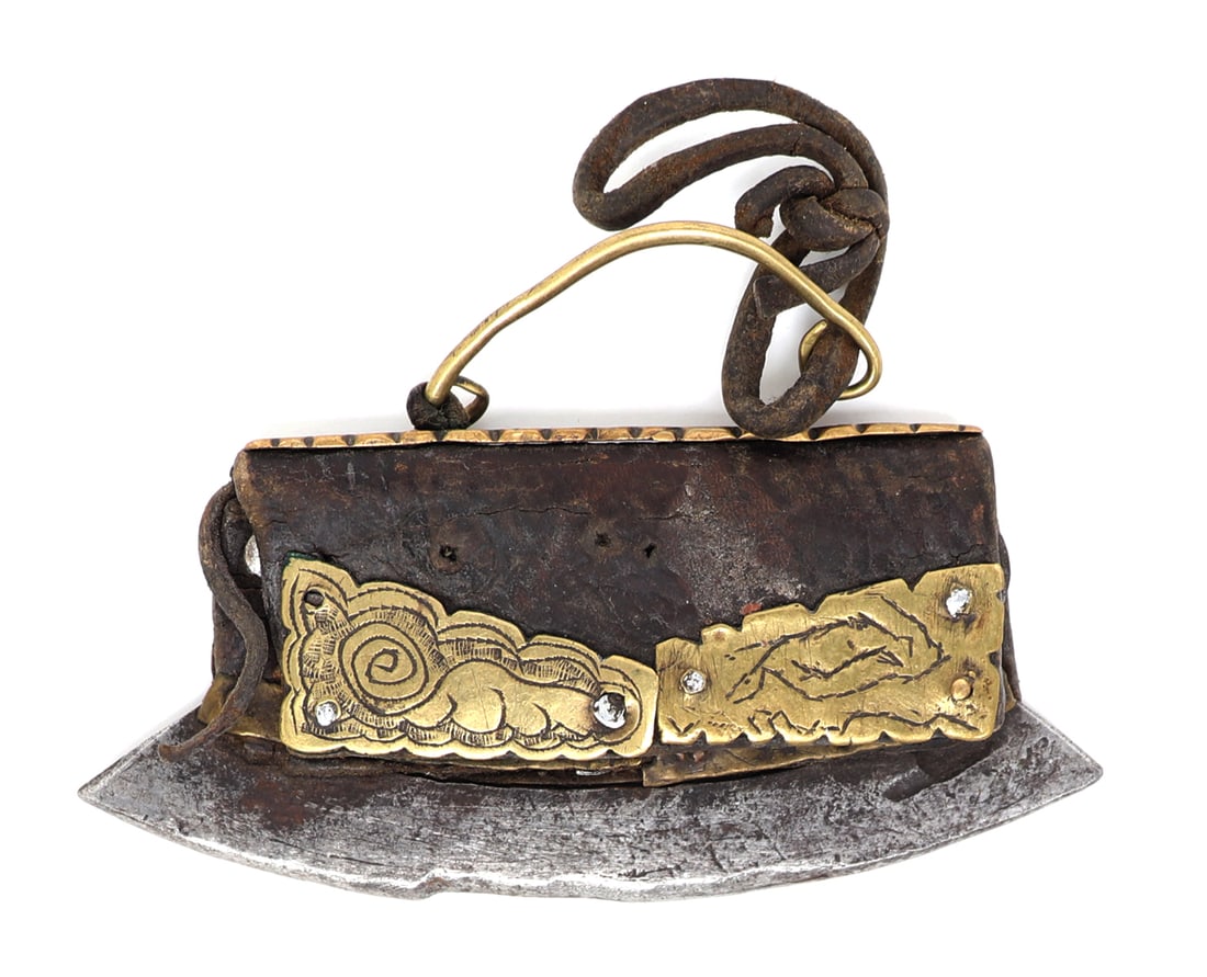 Engraved Brass Tibetan Chuckmuck Firestart, 19th c.: Antique Tibetan chuckmuck fire starter with steel curved blade and leather pouch mounted with engraved brass panels. Size 5 1/4" WEx-Southwest Collection
