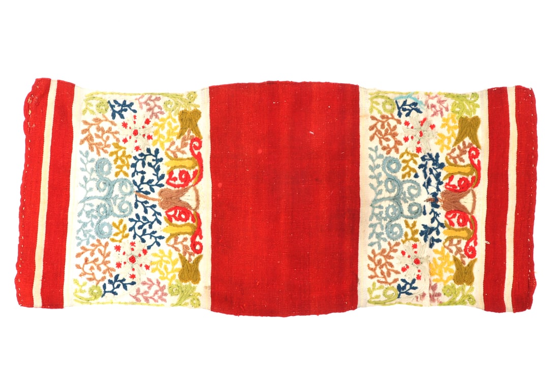 Rio Grando Colcha Rug, Circa 1900: Mexican American Rio Grande Colcha rug, circa 1900. Beautifully spun in wool with hues of vibrant red, Indigo blue, and other colors. The primary patterns depicting intricate scrolling patterns, flowe