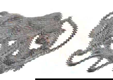 Chinese Bronze Animals & Beasts Fight Plaque: Nicely detailed bronze Chinese plaque depicting a serpent hunting a jaguar who hunts a mouse or rat. Size 7" L x 4" W, weight 323g