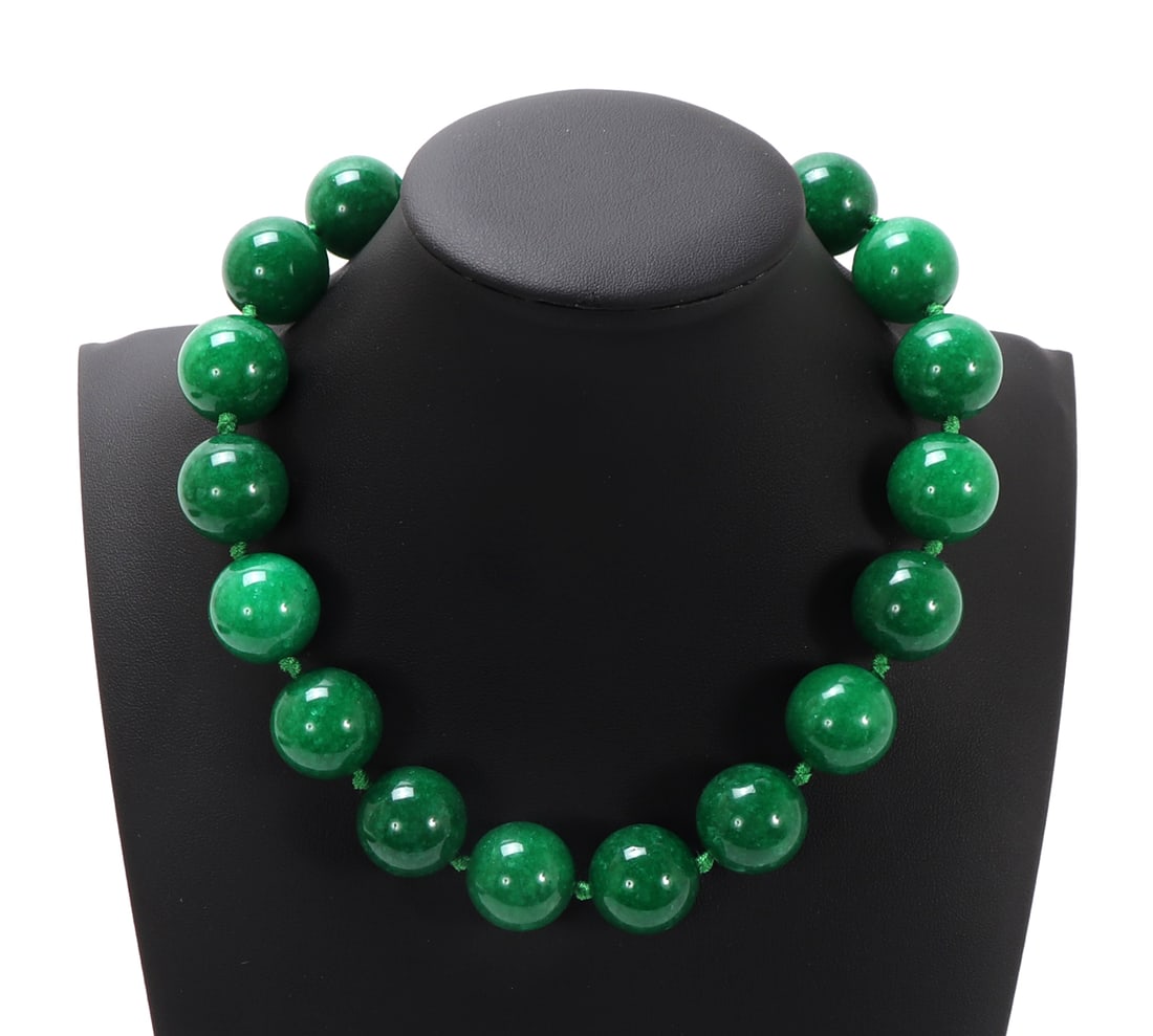 Gorgeous Jade Style Chunky Beaded Necklace (1 of 5)