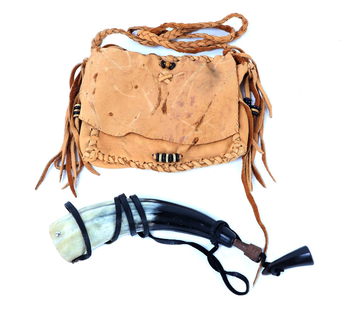 Elk Hide Shoulder Bag with Vintage Powder Horn: Beautiful hand made elk hide shoulder bag with braided strap, and leather tassels, beaded decorative wood beads to the front and sides. Fine vintage power horn complete with a leather strap and measur