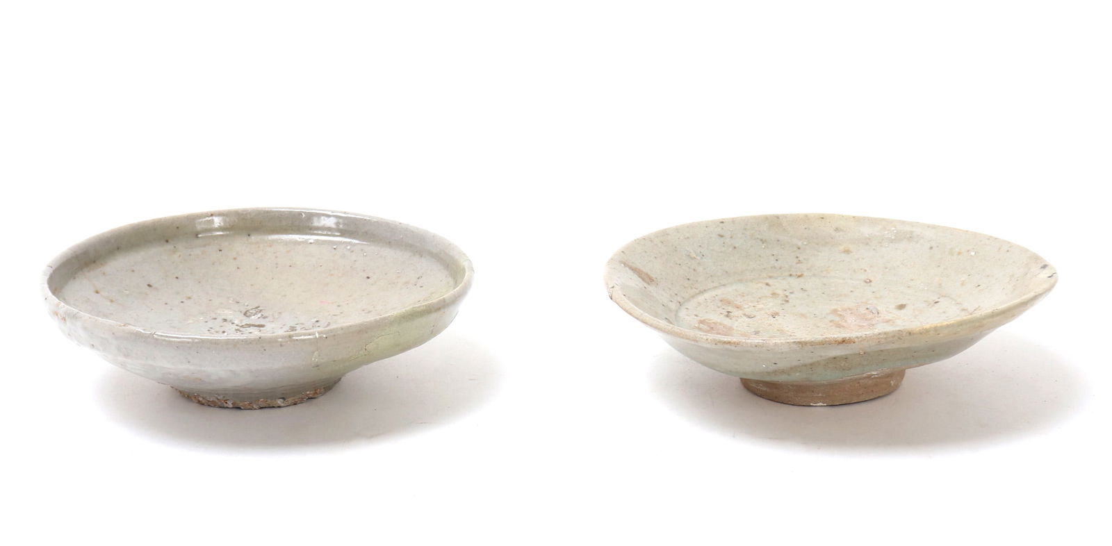 Pair of Korean Porcelain Side Plates: Two porcelain glazed Korean plates or side dishes used for small bites or on a side table for trinkets, jewelry or keys. Size 5" L x 5" W x 1" H, weight 148g each, total weight 296