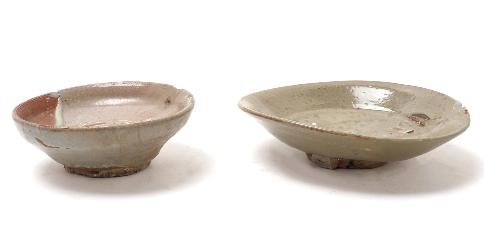 Two Small Korean Glazed Plates: Two small Korean porcelain side plates each beautifully glazed, used for small side dishes or for trinkets and jewelry. Size 5" L x 5" W x 1 1/2" H, weight 167g total weight 359