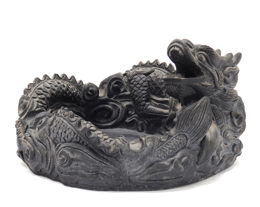 Cast Dragon Trinket or Jewelry Dish: Chinese cast dish of a ferocious dragon with a central area for coins, jewelry or trinkets. Size 6" W