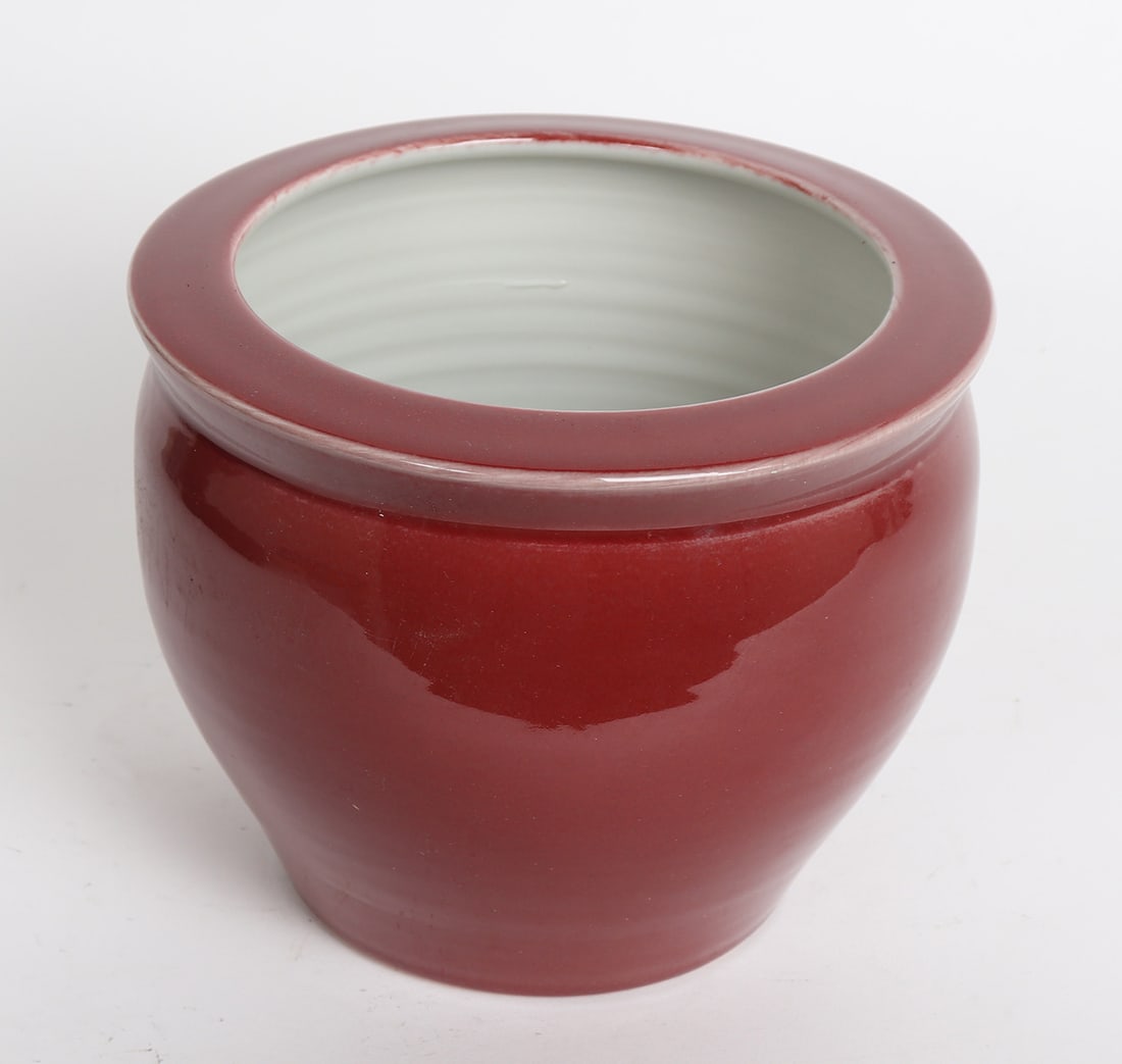 Chinese Oxblood Porcelain Pot: Chinese sang de bouf porcelain pot. Size 6 1/2"H