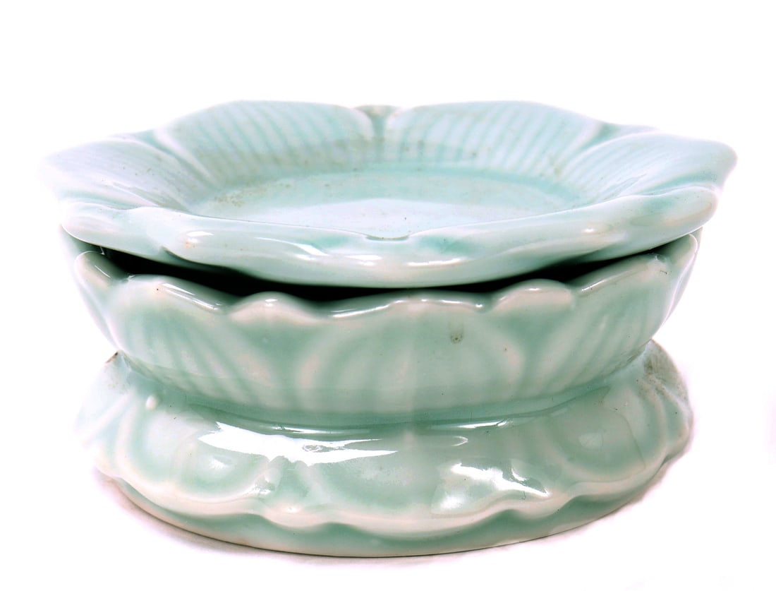 Chinese Porcelain Glazed Saucer w/Pedestal: Lovely light green Chinese crackle glazed saucer and lotus flower pedestal with incised detailing throughout. Size largest 3 5/8" W x 1 3/8" H