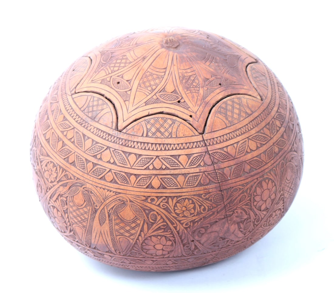 Antique Peruvian Carved & Incised Gourd, circa 1900 (1 of 8)